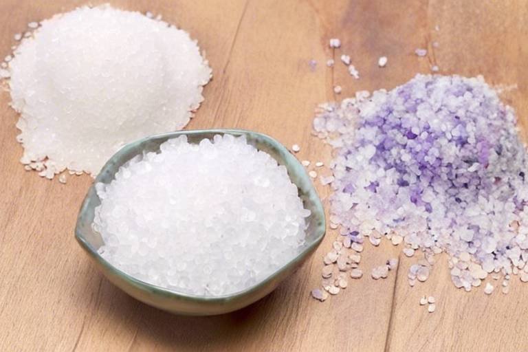 How to Make Your Own Custom Bath Salts